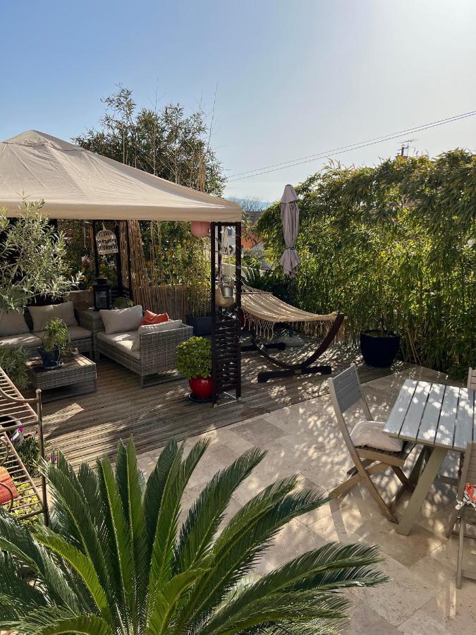 Rdc De Maison Avec Terrasse Barbecue Tolone Esterno foto
